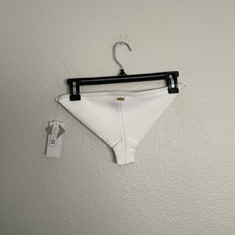 🆕NWT roxy white ribbed cheeky bikini bottoms - Picture 2 of 4